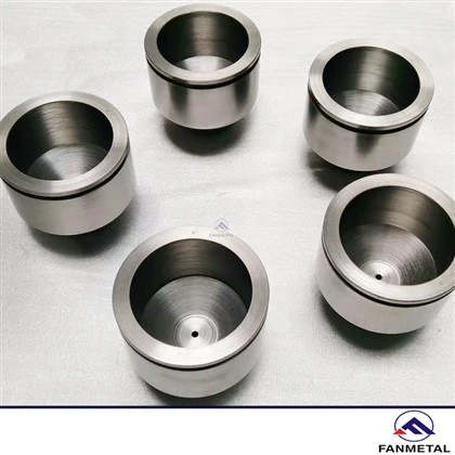 Tungsten dyseåpning